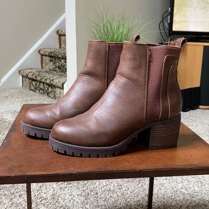 MIA brown leather Colten Chelsea boot size 7.5